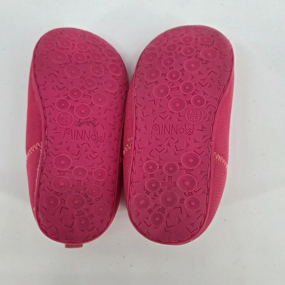 Minnow Kids Pink Slip On Water Shoes Aqua Socks Size US 7 AU 6